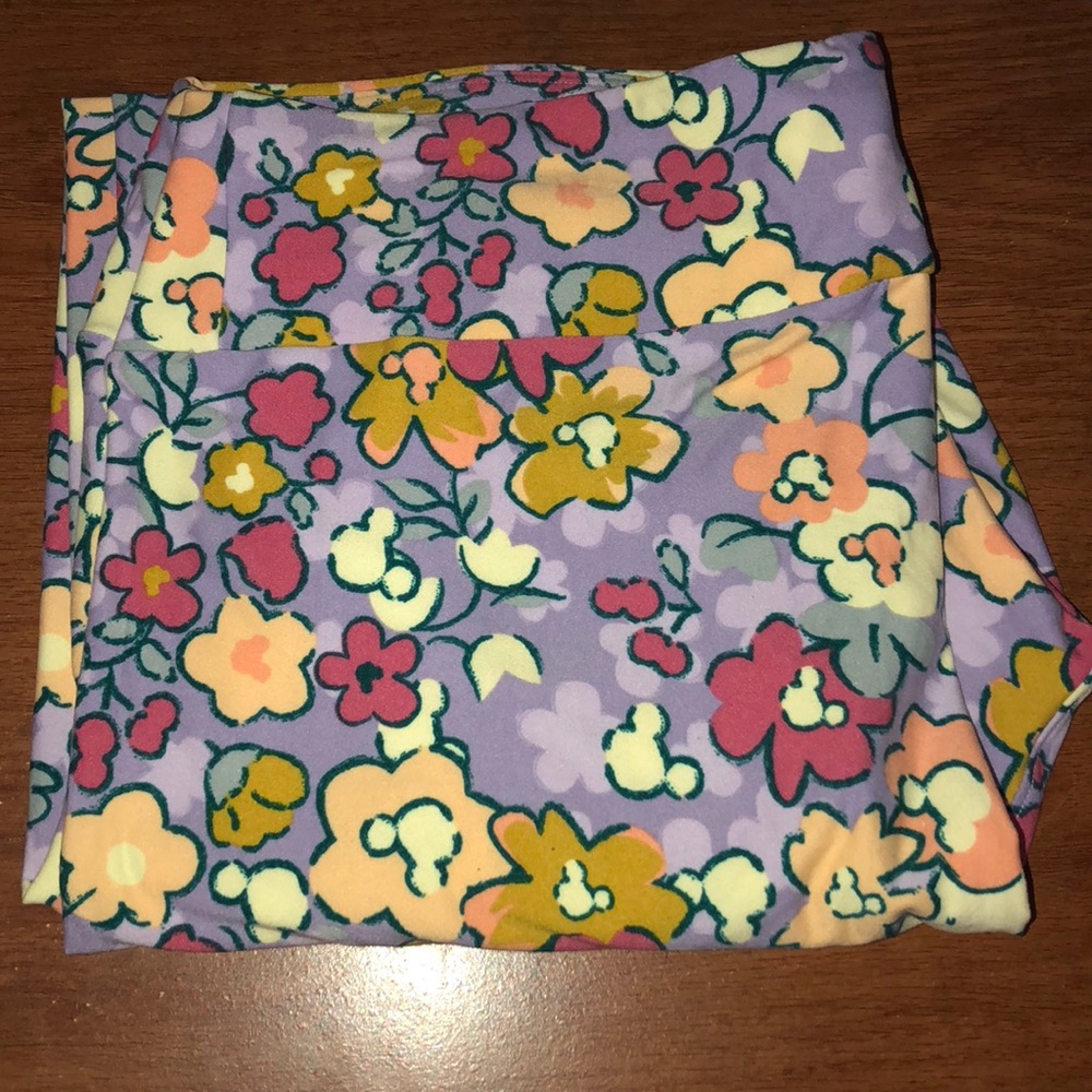 TC hidden Mickey Leggings